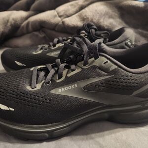 Womens Brooks Ghost 15 9.5 wide